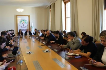 bakirhandan celike yanit devlet degil omer celik oyle anliyor 8ius