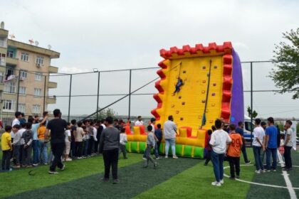 690x390cc amd 22 04 2025 amed cocuk bahar senligi4