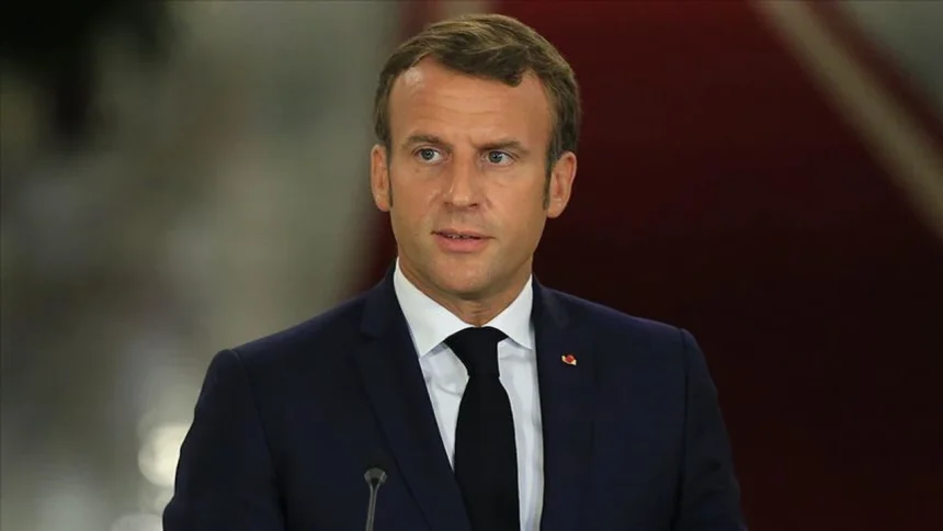 macron aa