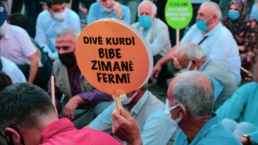 kurt dili icin anayasa degisikligi cagrisi kurtceye statu verilmeli
