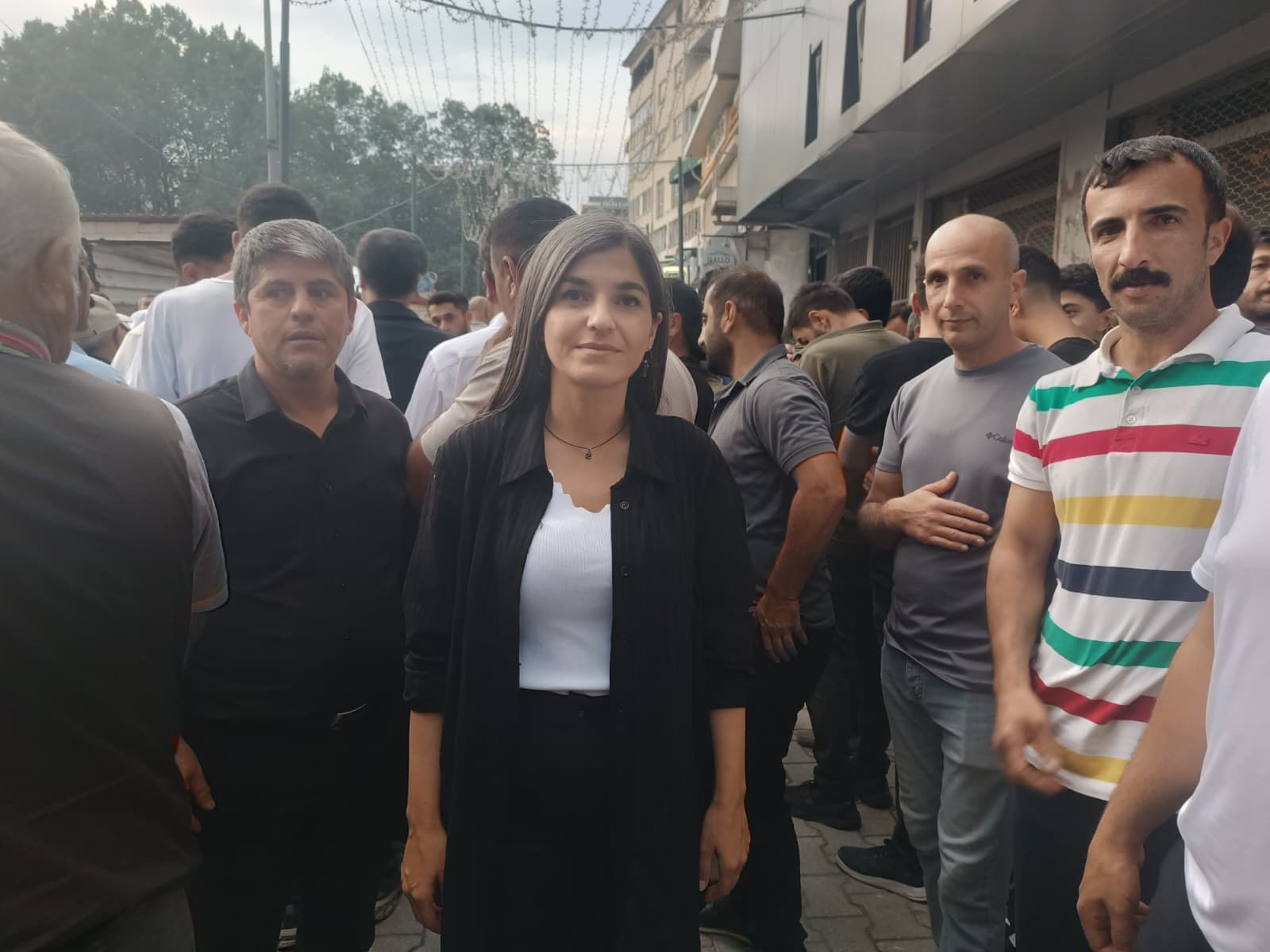 Neslihan Sedal Yerine Kayyim atanan Van Buyuksehir belediye es baskani